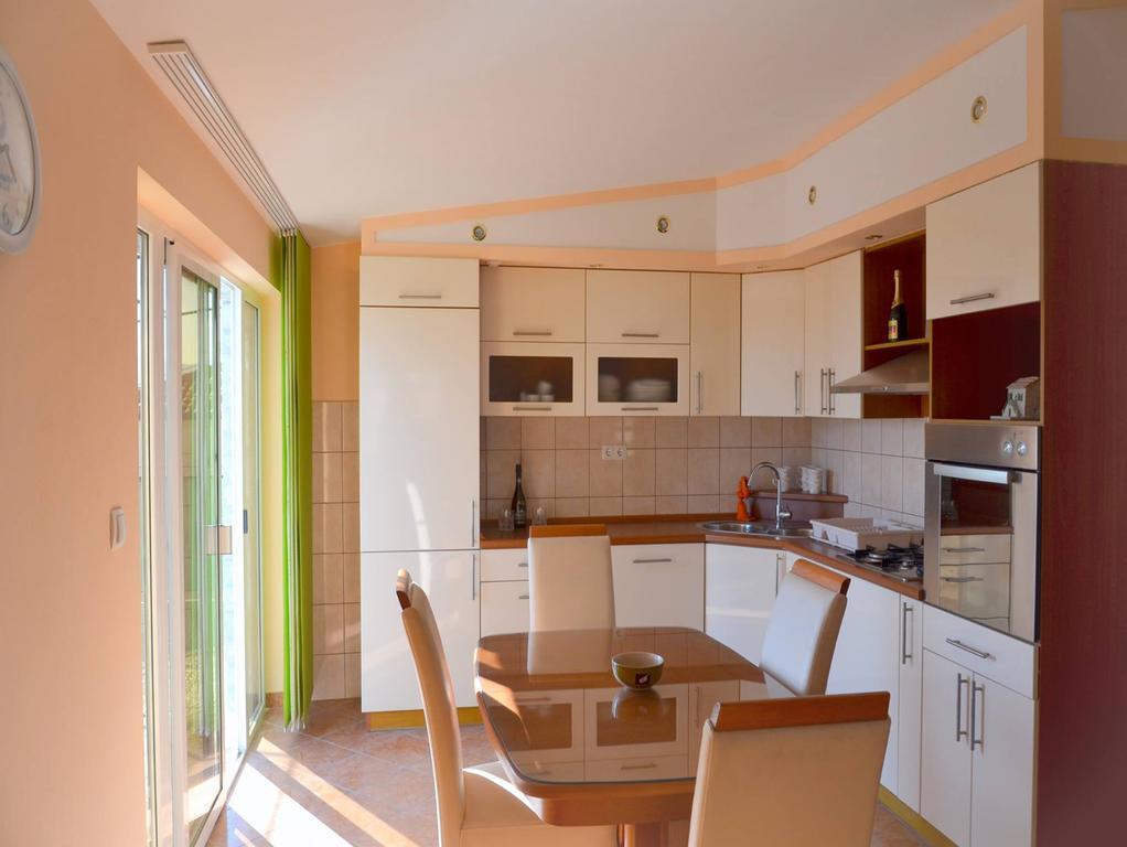 Apartman Julienne Каштела Номер фото