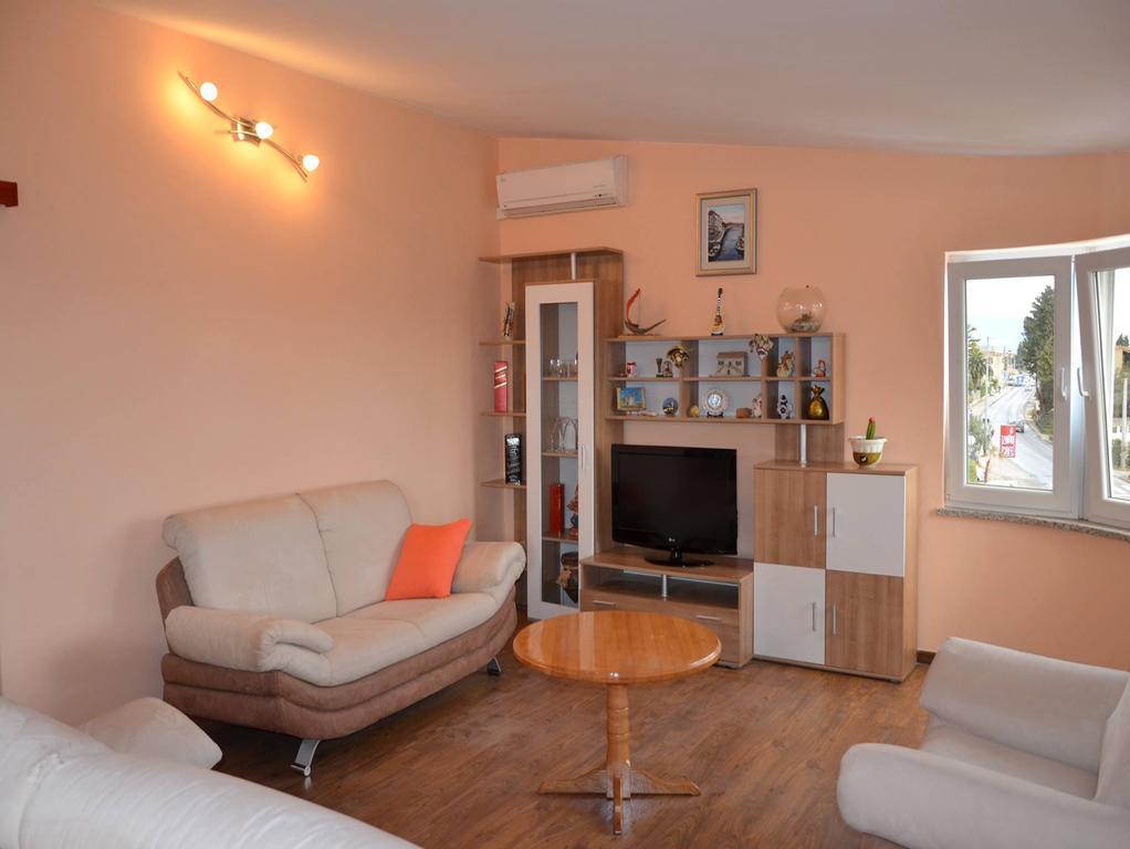 Apartman Julienne Каштела Номер фото
