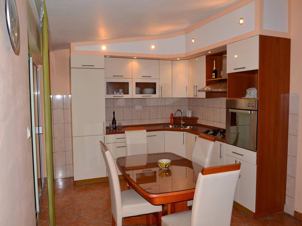 Apartman Julienne Каштела Экстерьер фото