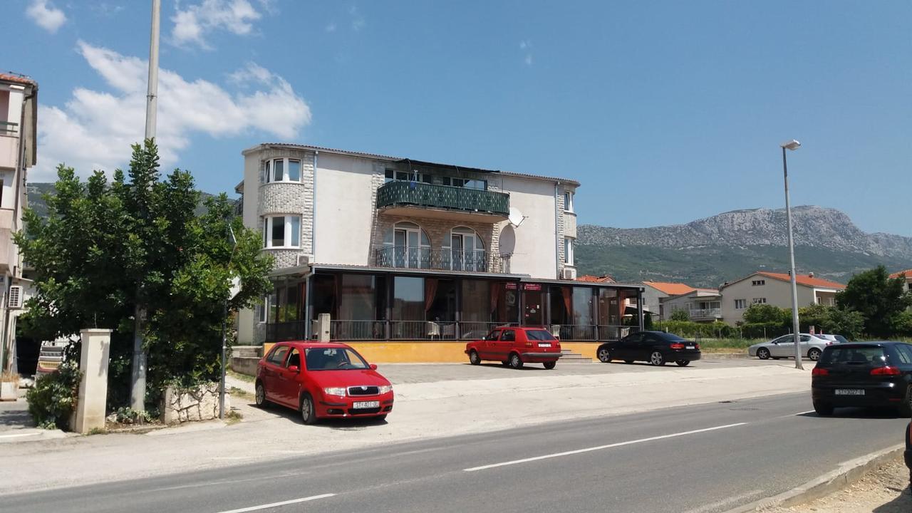 Apartman Julienne Каштела Экстерьер фото