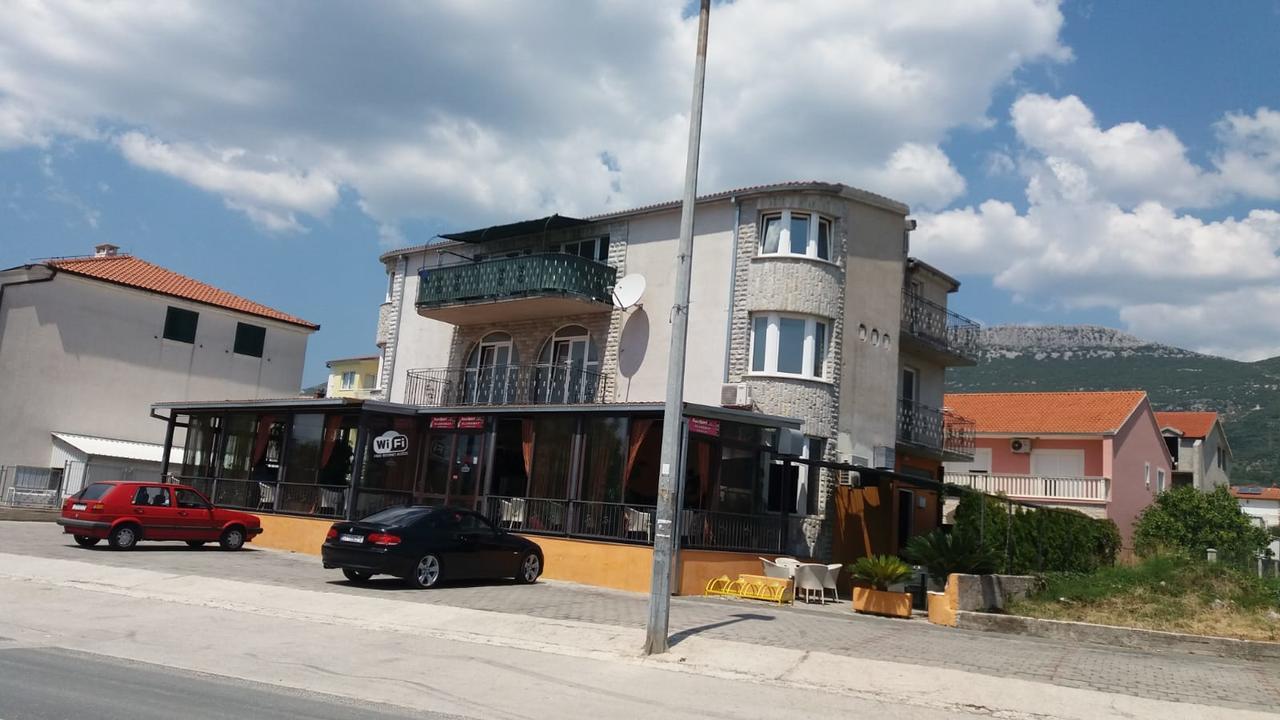 Apartman Julienne Каштела Экстерьер фото